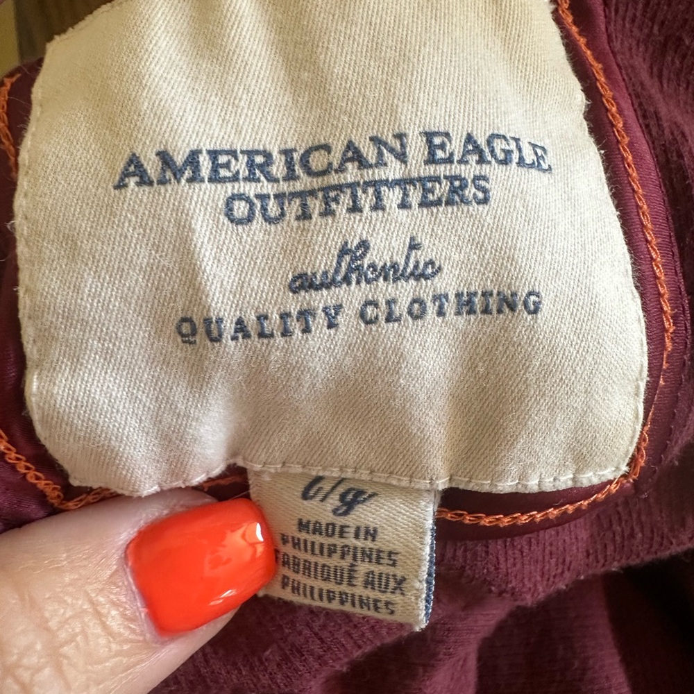 American Eagle Outfitters Maroon Short Sleeve Tee